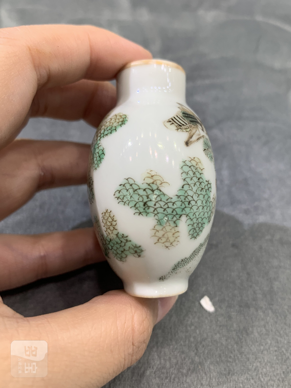 清晚期粉彩飞黄腾达鼻烟壶 - 图3